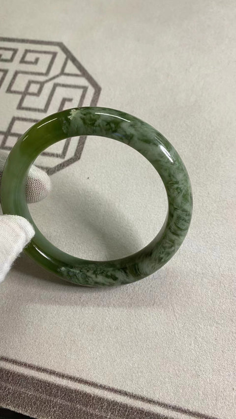 Gelang Gelang Cui Jade Tsingti Milkcap Ukuran 59-61mm Ukuran 60.7mm Lebar Sisi 13.5mm Batu giok terjadi secara alami Pola acak Termasuk Pajak Pengiriman