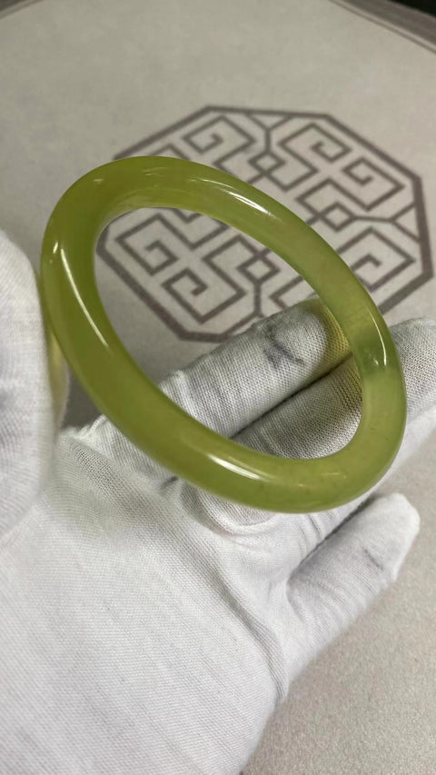 Gelang Giok Giok Emas Kuning Giok Cui Alami Ukuran 61-62mm Ukuran 62.1mm Lebar Sisi 9.6mm Giok terjadi secara alami Pola acak termasuk pajak pengiriman