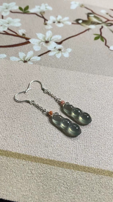 Anting-Anting Giok Giok Abu-Abu Halus yang terbuat dari perak 925 Ukuran 20 * 8,5 mm Giok halus dan hangat Sudah termasuk pajak pengiriman