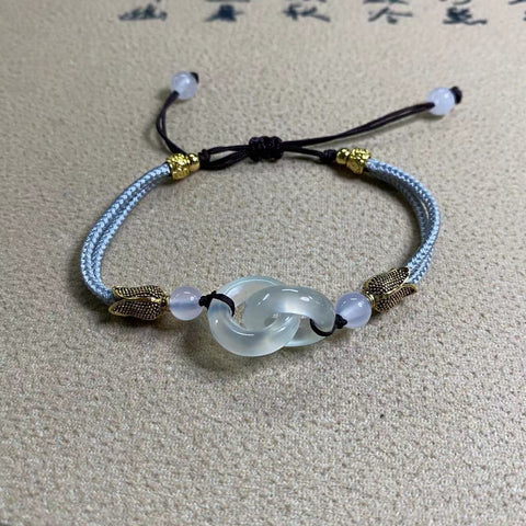 Circling Happiness: Gelang Giok Ciu yang dibuat dengan indah dengan cincin yang saling bertautan dan tanda cinta es alami yang menandakan cinta abadi, ukuran: 16mm termasuk ongkos kirim dan pajak.