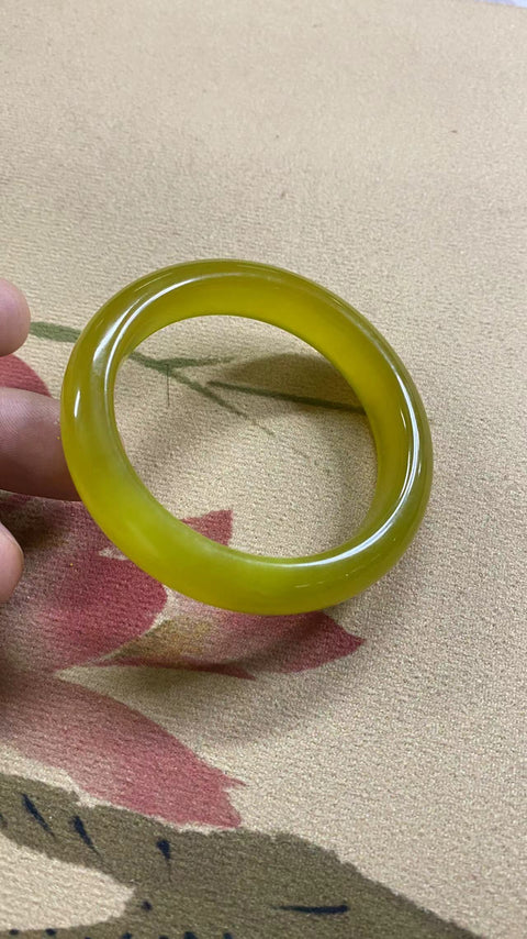 Gelang Bunga Emas Giok Cui Giok Alami Ukuran 55mm Giok secara alami memiliki pola yang acak Termasuk pajak pengiriman.