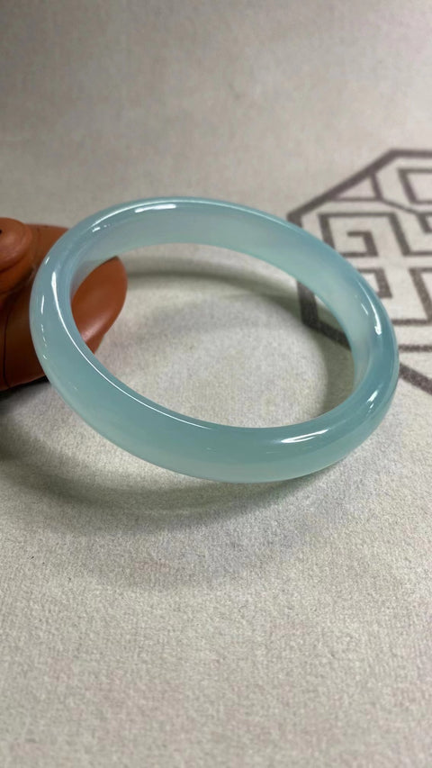 Gelang Batu Akik Biru Es Halus Ukuran 55-62mm Lebar Sisi 11.2mm Giok semuanya terjadi secara alami Pola acak termasuk pajak pengiriman