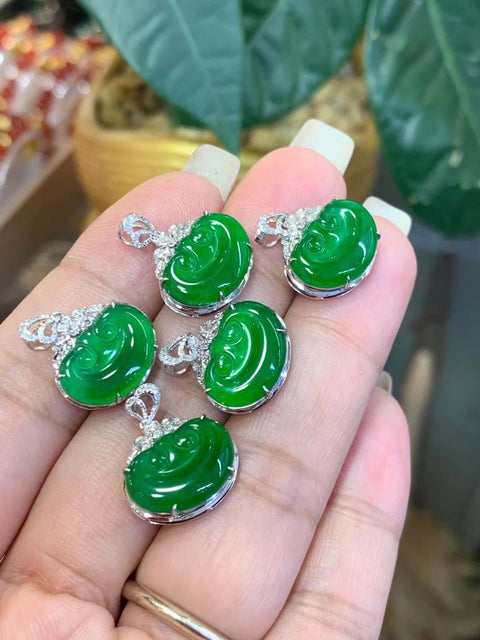 Kalung Giok Guatemala Jadeite Ruyi 925 Perak Pengaturan Giok bersih dan halus dan hangat Ukuran 9.8 * 13.8mm Termasuk Pajak Pengiriman