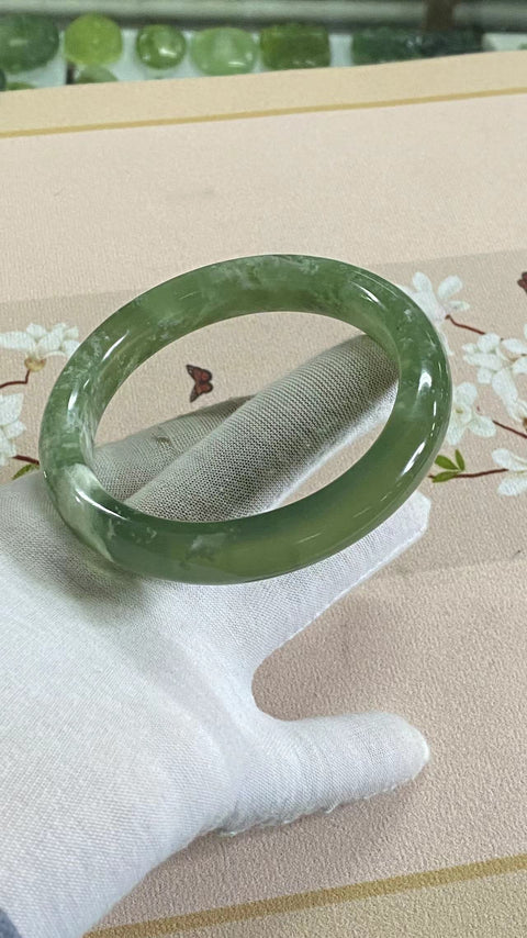 Gelang Gelang Cui Giok Hijau Titi Milkcap Ukuran 63-65mm Ukuran 64.8mm Lebar Samping 12.8mm Giok ini semuanya terjadi secara alami Pola acak Termasuk ongkos kirim dan pajak