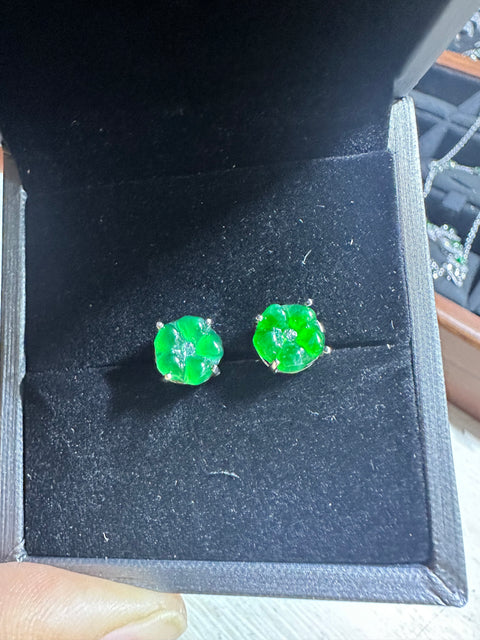Anting Bunga Jadeite Alami 925 pengaturan perak Ukuran 8mm Giok halus dan hangat, gaya yang indah Sudah termasuk pajak pengiriman.