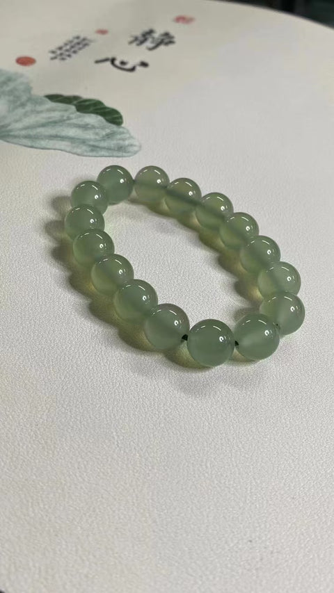 Tusuk Sate Hijau Es Giok Cui Jade Alami lembut dan hangat, jernih seperti es; Ukuran 12mm Semakin sering Anda bermain, semakin berminyak jadinya. Gaya sudah termasuk ongkos kirim dan pajak.