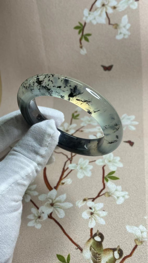 Gelang Tinta Giok Cui Alami Ukuran 51-53mm Ukuran 52.6mm Lebar Sisi 12.3mm Giok muncul secara alami Pola acak termasuk pajak pengiriman.