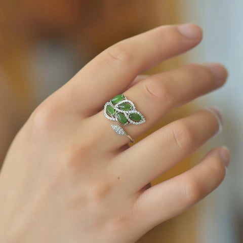 Cincin Daun Mata Kuda Giok Hetian Giok alami Giok bersih dan halus Gaya baru dan apik Sudah termasuk pajak pengiriman