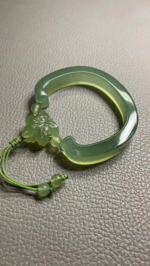 Gelang Giok Cui Giok Alami Warna Hijau Tua Ukuran 55-57mm Lebar Sisi 11mm Giok terbentuk secara alami Pola acak Sudah termasuk pajak pengiriman.