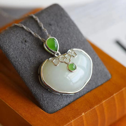 5083 Set Kalung Giok Hetian Alami dalam 925 Perak Ukuran 16 * 21mm Model Desain Unik Dengan Jasper Sudah termasuk pajak pengiriman.