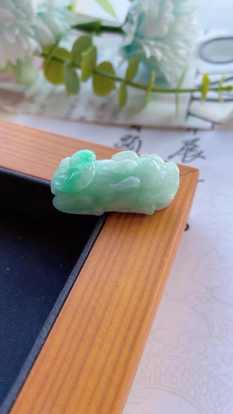 Bahan Batu Giok Alam Jadeite Berani Bahan Pit Tua & nbsp; Ukuran 3,2 * 1,3 mm Batu giok bersih dan halus sudah termasuk pajak pengiriman.