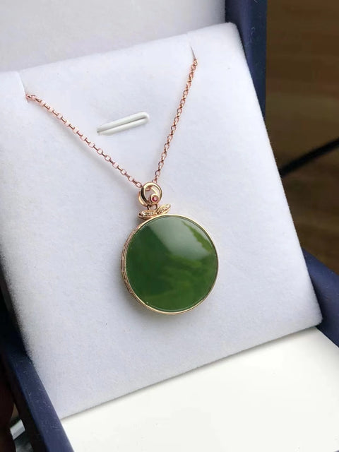 Kalung Jasper Alami dalam Pengaturan Emas 18k Ukuran 20 * 3.2mm Giok bersih, halus dan hangat Termasuk pajak pengiriman.