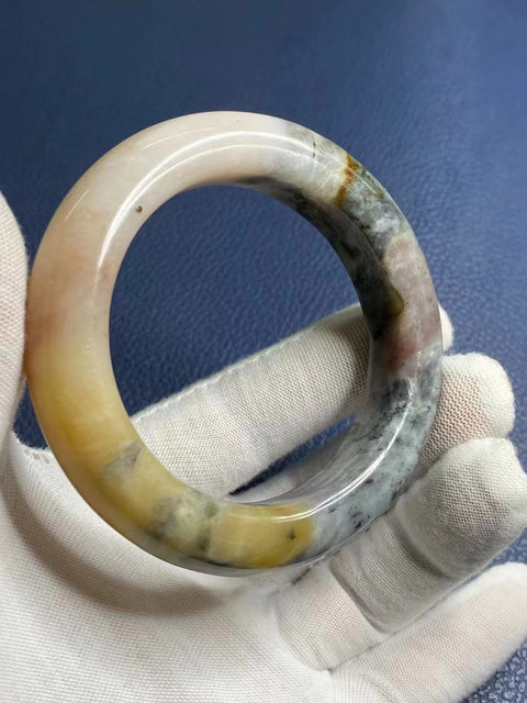 Gelang Giok Bunga Giok Cui Giok Alami Ukuran 54-56mm Ukuran 55.3mm Lebar Sisi 14.5mm Giok terjadi secara alami Pola acak Pengiriman dan pajak sudah termasuk.