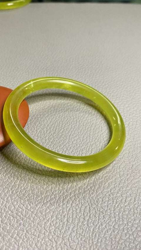Gelang Batang Kecantikan Bunga Emas Kuning Giok Cui Giok Alami Ukuran 56-58mm Ukuran 57.2mm Giok adalah semua Pola Bunga yang terjadi secara alami Acak Sudah termasuk pajak pengiriman.