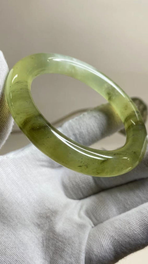 Gelang Lukisan Pemandangan Giok Cui Alami Ukuran 55-57mm Ukuran 56.5mm Lebar Sisi 10.7mm Giok terjadi secara alami Pola acak termasuk pajak pengiriman.