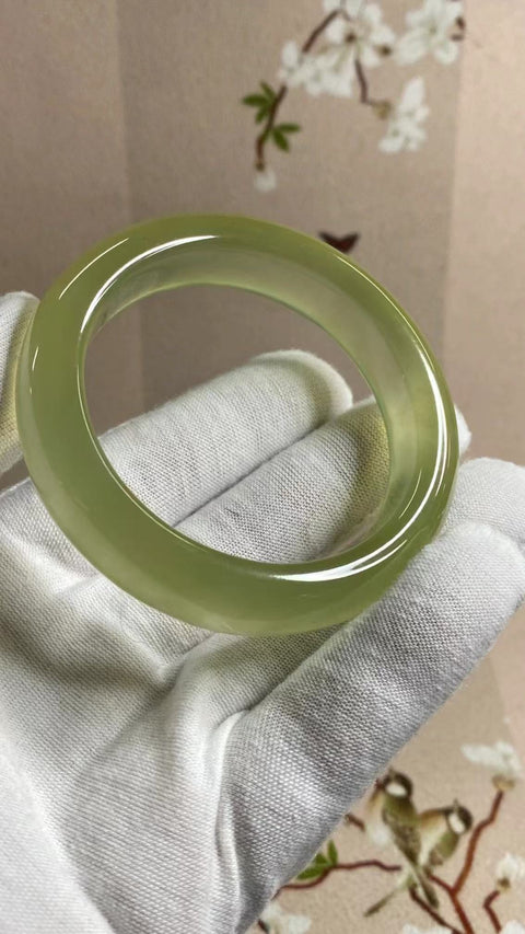 Gelang Giok Cui Alami Ukuran 54-56mm Ukuran 55.7mm Lebar Sisi 14.3mm Giok terjadi secara alami Pola acak termasuk pajak pengiriman