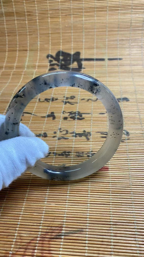 Gelang Tinta Giok Cui Cui Halus Ukuran 60-62mm Ukuran 61.2mm Lebar 11.6mm Giok halus dan hangat dengan warna-warna yang indah Pengiriman dan pajak sudah termasuk.