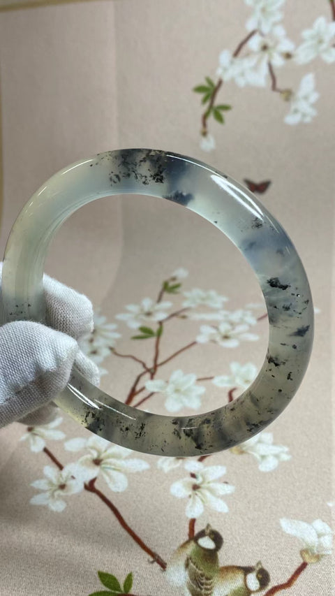 Gelang Tinta Giok Cui Alami Ukuran 60-62mm Ukuran 61.5mm Lebar Sisi 11.7mm Giok terjadi secara alami Pola acak Pengiriman dan pajak sudah termasuk.