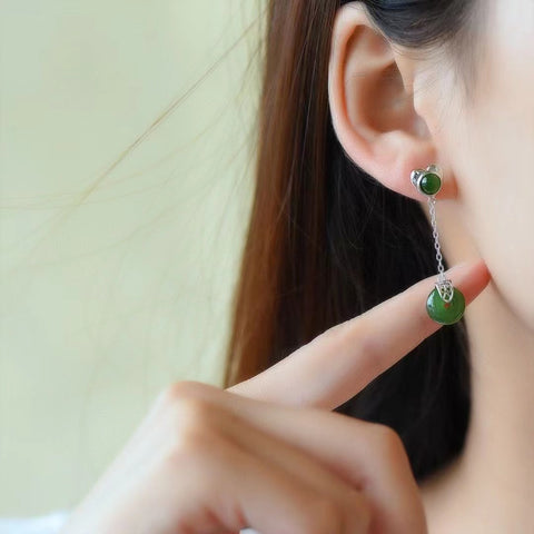 Anting Pejantan Jasper Alami Ukuran 10 * 10mm Gaya indah dan murah hati, gioknya halus dan hangat, dan desainnya unik, termasuk pajak pengiriman.