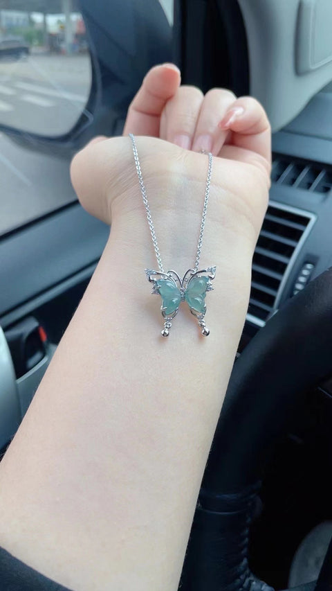 Kalung Kupu-kupu Jadeite Guatemala Alami & nbsp; Ukuran 3.2 * 3.0mm Giok bersih dan halus sudah termasuk pajak pengiriman.