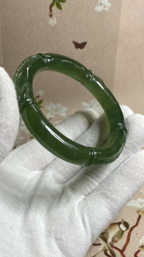 Gelang Ukiran Bambu Giok Cui Giok Alami & nbsp; Ukuran 54-56mm Ukuran 55.8mm Lebar Sisi 10.9mm Giok adalah semua yang terjadi secara alami Pola adalah acak Pajak Pengiriman Termasuk