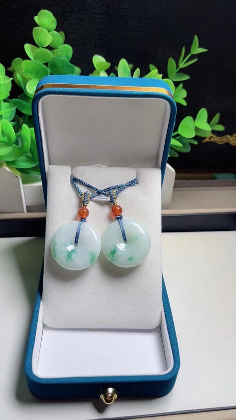 Liontin Gesper Perdamaian Jadeite Alami Penuh air, warna yang indah Ukuran 2.6mm Sudah termasuk pajak pengiriman.