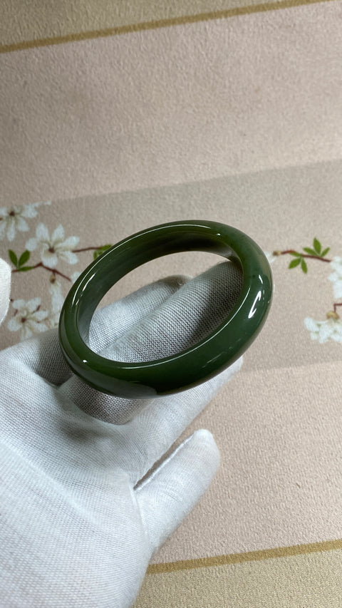 Gelang giok Hetian yang sangat indah, diameter 50 mm, lebar tepi: 11,6 mm, semua barang giok dibuat secara alami dengan pola acak. Gratis biaya pengiriman dan pajak