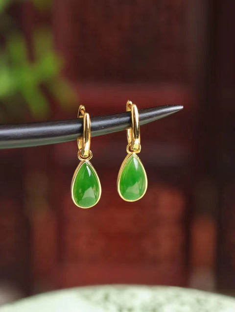 Anting-anting Giok Jasper Alami yang bersih dan halus, terbuat dari perak 925, dengan gaya yang simpel dan elegan, sudah termasuk pajak pengiriman.