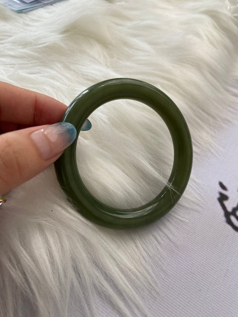 Gelang giok alami shanty sis model yang sama Giok bersih, halus dan hangat Ukuran 55.2mm & nbsp; Giok adalah pola alami yang terjadi secara acak Termasuk pajak pengiriman