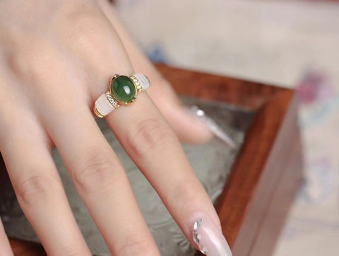 Cincin Jasper Alami dengan Zirkon + Cangkang Putih dalam Pengaturan Perak 925 Giok bersih dan baik-baik saja Termasuk ongkos kirim dan pajak.