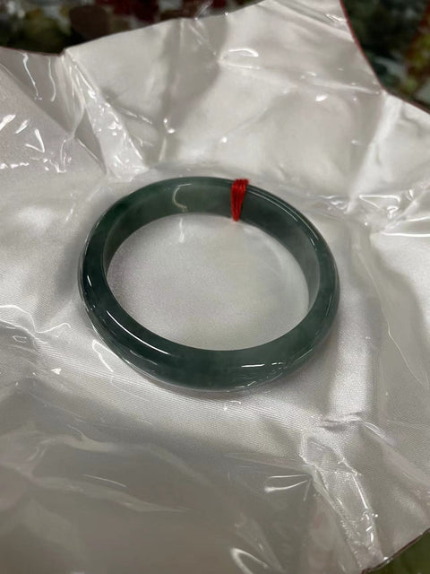 Gelang air biru giok alami khusus, bahan lubang tua, bagian bawah halus dan hangat, indah di tangan, kaliber 62mm Giok kaliber 62mm adalah pola acak yang terjadi secara alami Termasuk pajak pengiriman