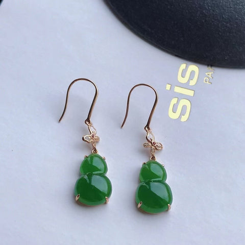 Anting Jasper Labu Alami 18k Gold Setting Giok bersih, halus dan hangat Ukuran 15 * 10mm Tebal 4mm Pengiriman dan pajak sudah termasuk.