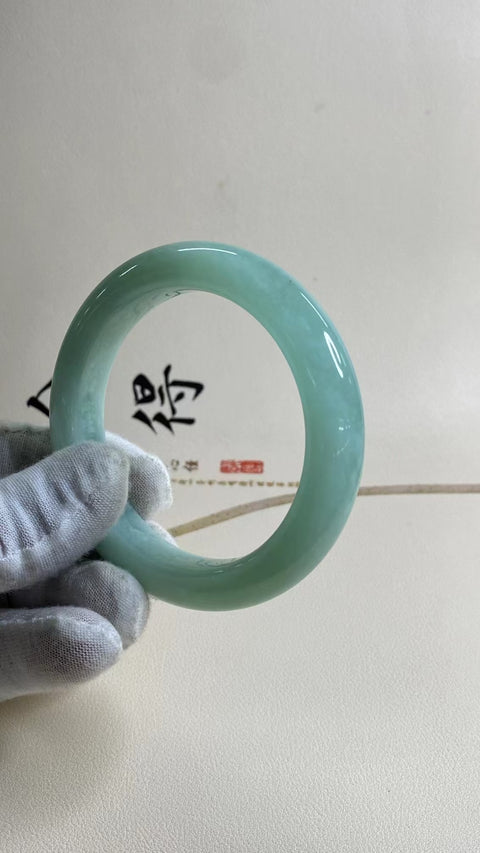 Gelang Jelly Celadon Alami Ukuran 58-60mm Ukuran 59.4mm Lebar Sisi 13.1mm Giok semuanya terjadi secara alami Pola acak Pajak pengiriman sudah termasuk.