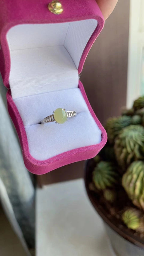 Cincin Giok Hetian Alami yang terbuat dari perak 925; Bahan dasar yang halus dan hangat, gaya yang indah, satu untuk setiap model, sudah termasuk ongkos kirim dan pajak.