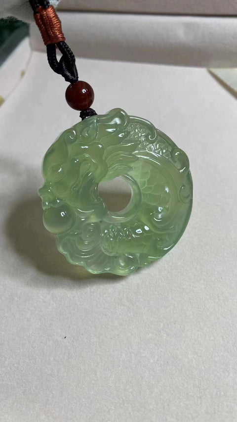 Liontin Naga Ikan Giok Cui Giok Alami Ukuran 48 * 47mm Giok bersih, halus dan hangat Sudah termasuk pajak pengiriman.