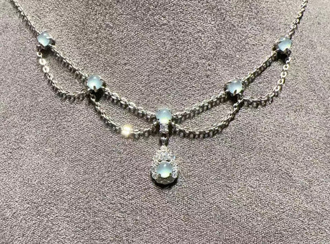 Kalung Putri Jadeite Guatemala alami yang terbuat dari perak 925, sedingin es dan sejernih kristal, dengan gaya yang elegan dan bermartabat; Sudah termasuk pajak pengiriman