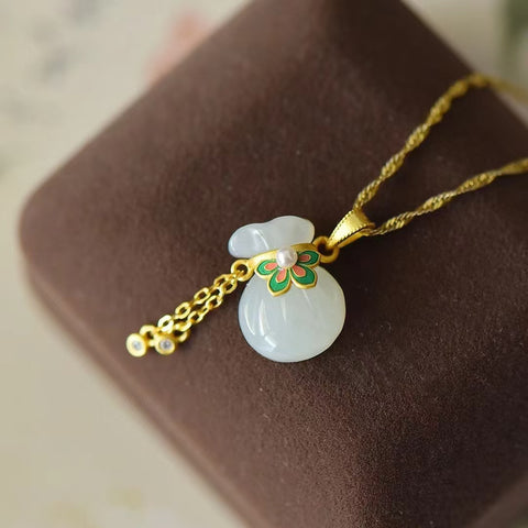3350-6 Kalung Tas Uang Bunga Giok Hetian Alami 925 Tatahan Perak Ukuran 12 * 16mm Giok bersih, halus dan hangat, serta gayanya baru dan unik. Pengiriman dan pajak sudah termasuk.