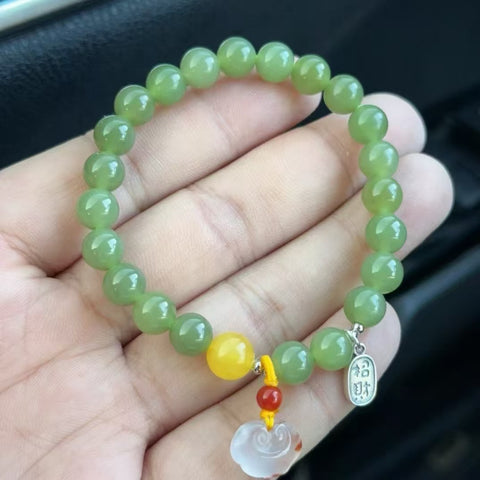 Gelang Giok Hetian Alami Warna hijau kekuningan Kualitas sempurna Ukuran 8mm Giok halus dan hangat Gaya yang indah sudah termasuk pajak pengiriman.