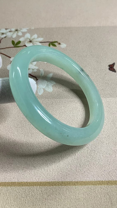 Gelang Jelly Celestite Giok Cui Jade Alami Ukuran 62-64mm Ukuran 63.7mm Lebar Sisi 12.3mm Giok terjadi secara alami Pola acak termasuk pajak pengiriman