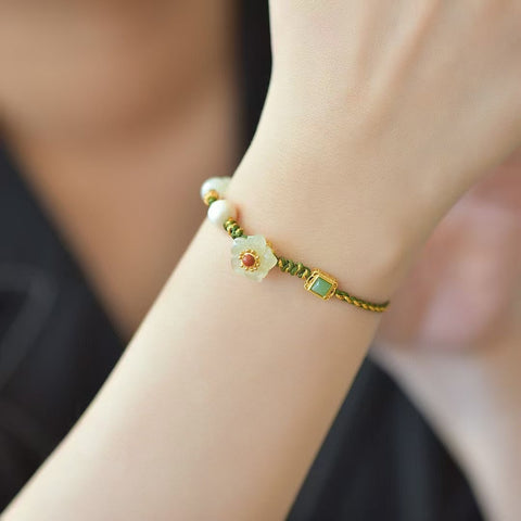 8286-2 Gelang Bunga Setengah Musim Panas Giok Hetian Alami Gaya sederhana dan murah hati, gioknya halus dan hangat, termasuk pajak pengiriman.