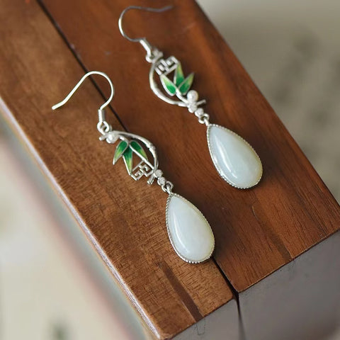 2784 Anting Giok Giok Bambu Enamel Tetes Hetian Alami Set dalam 925 Perak Ukuran 8 * 16mm Giok bersih, halus dan hangat Gaya asli dan apik sudah termasuk pajak pengiriman.