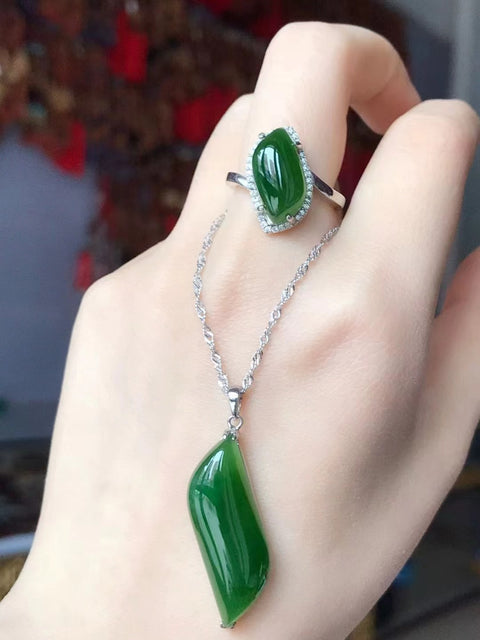 Set Jasper Alami 925 Kalung Tatahan Perak + Ukuran Cincin Dapat Disesuaikan 👍 Warna bahannya sangat bagus ❗️ Spesifikasi: 16 * 8mm Sudah termasuk pajak pengiriman!