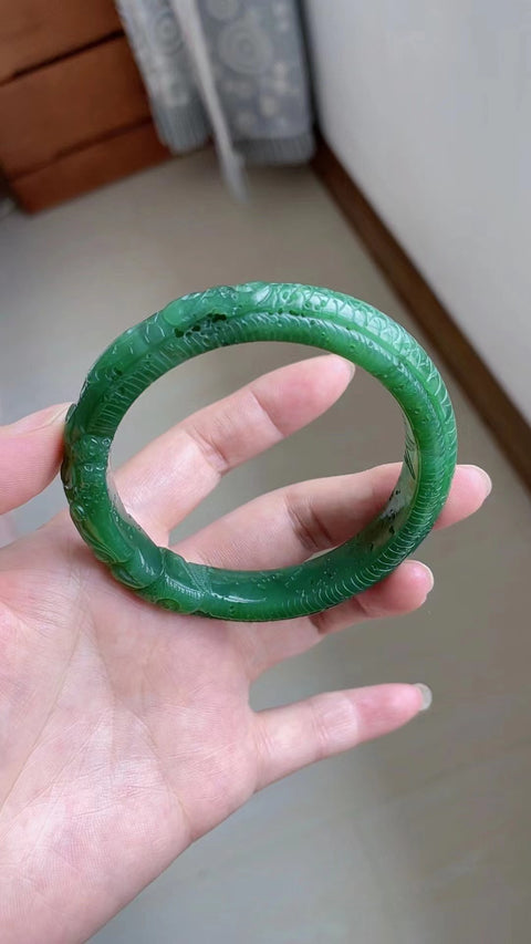 Gelang Bunga Berukir Jasper Alami Bahan Pit Tua Bahan Halus dan Hangat Ukuran Bawah 58.5mm Giok semuanya muncul secara alami Pola acak Termasuk ongkos kirim dan pajak