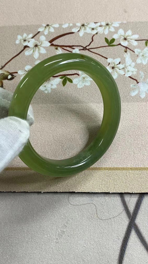 Gelang Hijau Kuning Giok Cui Alami Ukuran 57-59mm Ukuran 58.1mm Ukuran 12.4mm Giok semuanya terjadi secara alami Pola acak termasuk pajak pengiriman