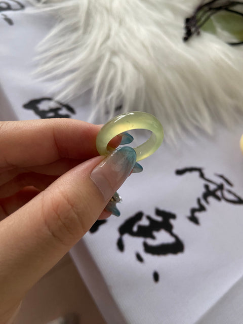Cincin Giok Cui Giok alami yang bersih, halus dan hangat Ukuran 17.9mm Harga Detik Sudah termasuk ongkos kirim dan pajak.