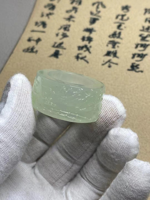 Pemicu Giok Alami Ukiran Tangan Ukuran 22.2mm Tinggi 16.2mm Sudah termasuk pajak pengiriman.