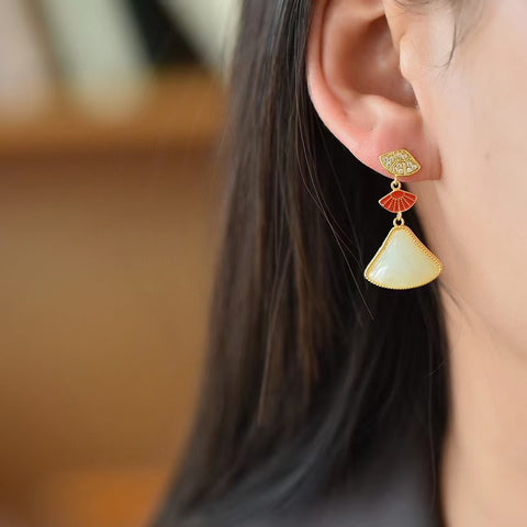 2687-2 Anting Rok Kecil Giok Hetian Alami yang terbuat dari perak 925, giok yang halus dan hangat, gaya yang indah, sudah termasuk pajak pengiriman.