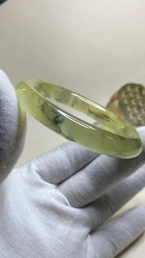 Gelang Lukisan Pemandangan Giok Cui Alami Ukuran 55-57mm Ukuran 56.1mm Lebar Sisi 10.7mm Giok terjadi secara alami Pola acak termasuk pajak pengiriman.