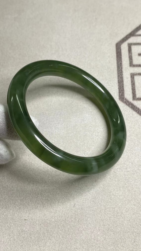 Gelang Gelang Milkcap Titi Giok Hijau Cui Giok Alami Ukuran 58-60mm Ukuran 59.5mm Lebar Sisi 10.1mm Giok semuanya terjadi secara alami Pola acak termasuk pajak pengiriman