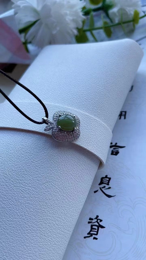 Liontin Apel Giok Hetian Giok Alami 925 Pengaturan Perak Ukuran 1.0 * 0.8mm Termasuk Pajak Pengiriman